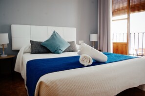 Superior Apartment, 2 Bedrooms | Memory foam beds, individually decorated, soundproofing - Nest Style Granada (Granada)