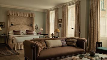 The Residence | Italialaiset Frette-lakanat, ylelliset vuodevaatteet, minibaari