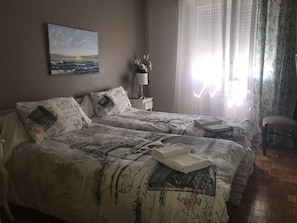 Double Room, Private Bathroom | Free WiFi, bed sheets - Alojamientos Olga (Pamplona)