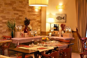 Frokost serveres