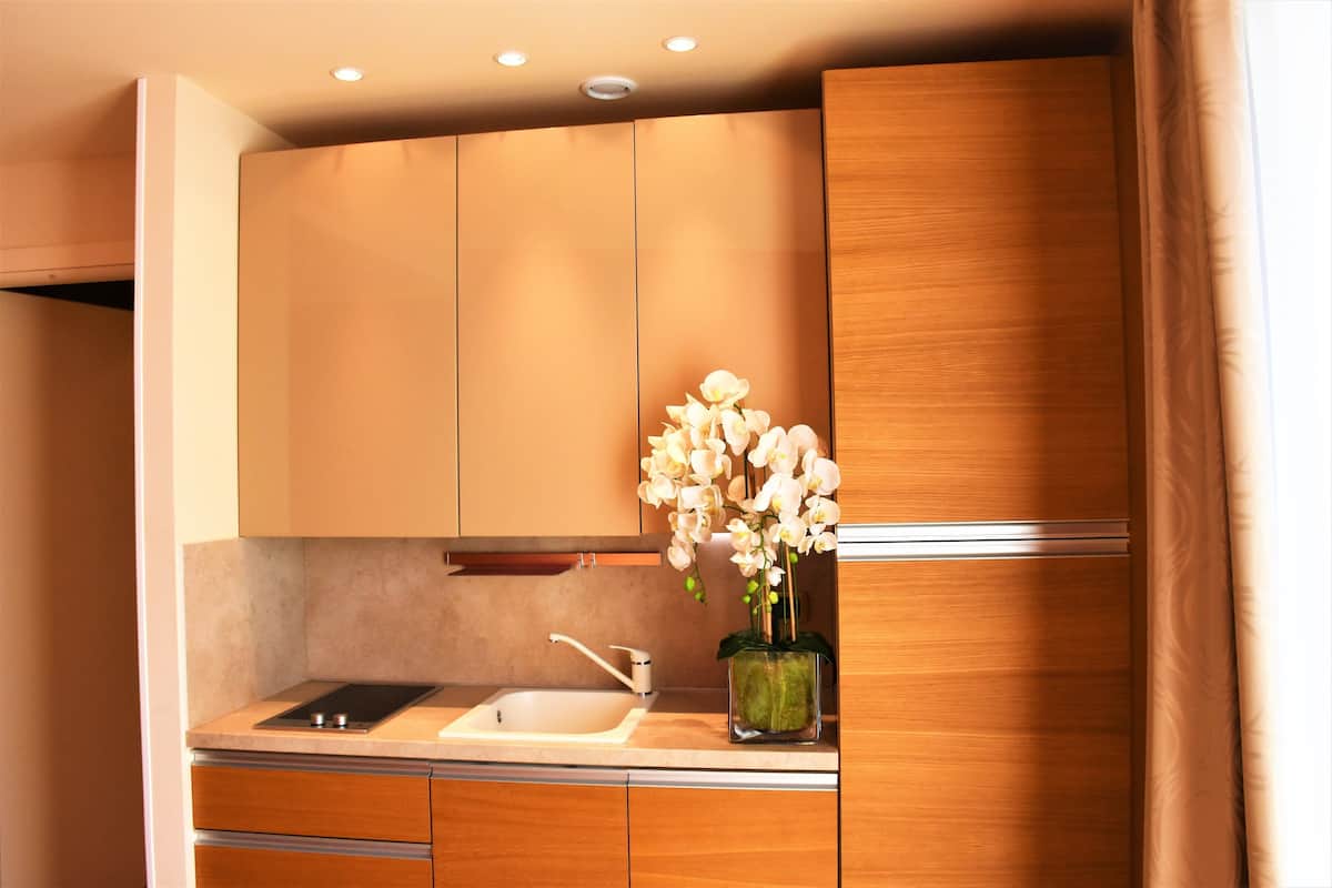 superior condo | private kitchen | electric kettle