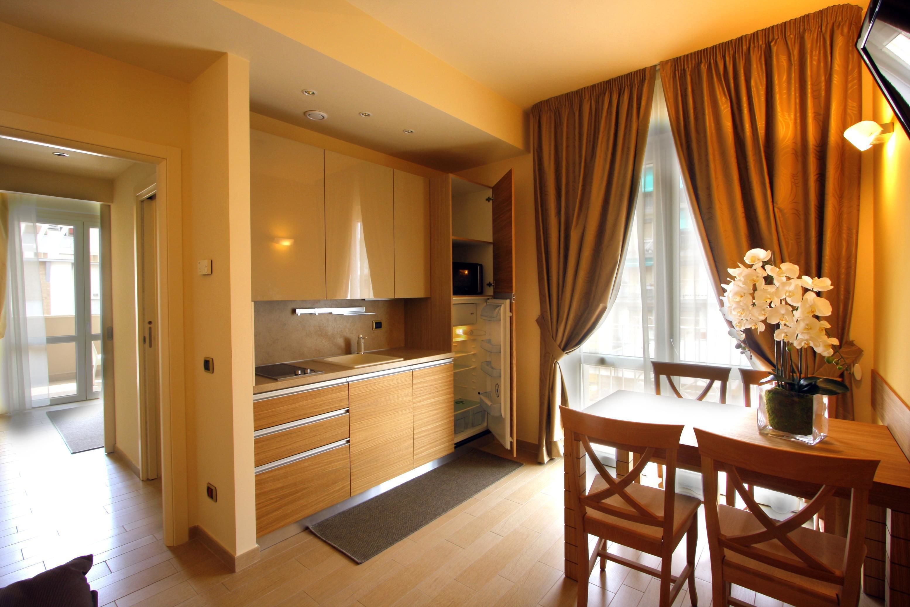 junior apartment, city view | in-room dining