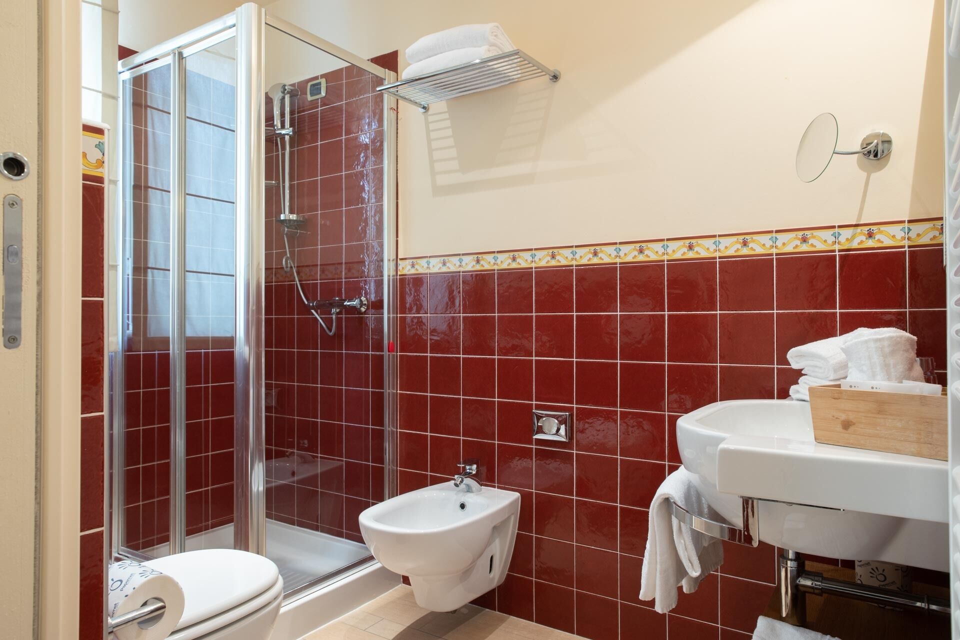 junior apartment, city view | bathroom | shower, free toiletries, hair dryer, bathrobes