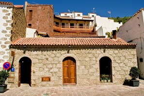 1 bedroom, minibar, in-room safe, individually decorated