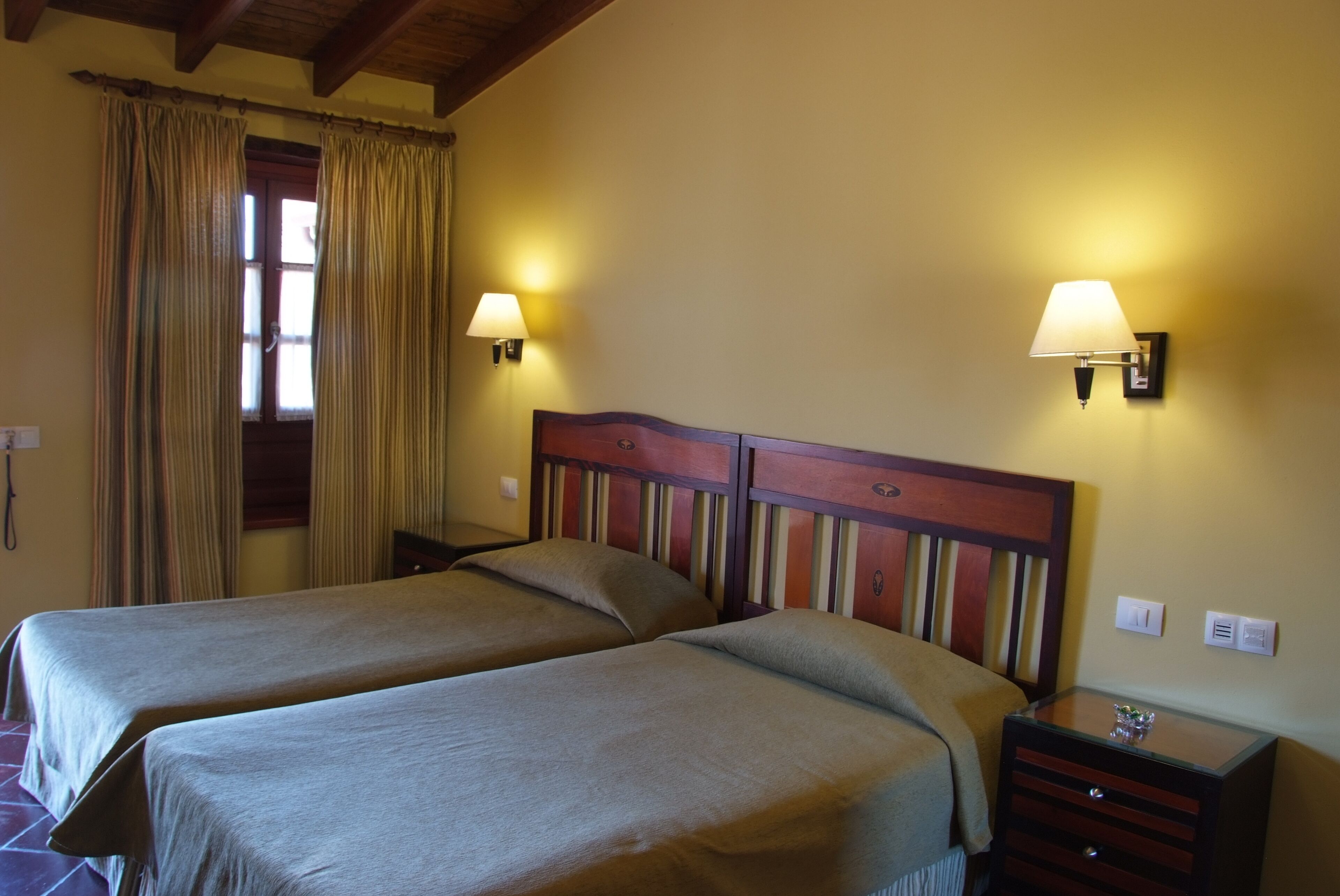 double room | minibar, in-room safe, individually decorated, individually furnished