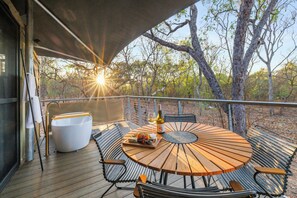 Terrace/patio - Cooinda Lodge Kakadu (Kakadu)