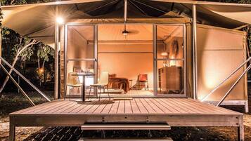 Outback Retreat Plus (Glamping)