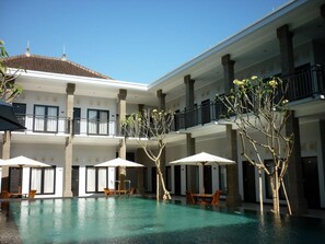 Pool - Hotel Asoka City Home (Kuta)
