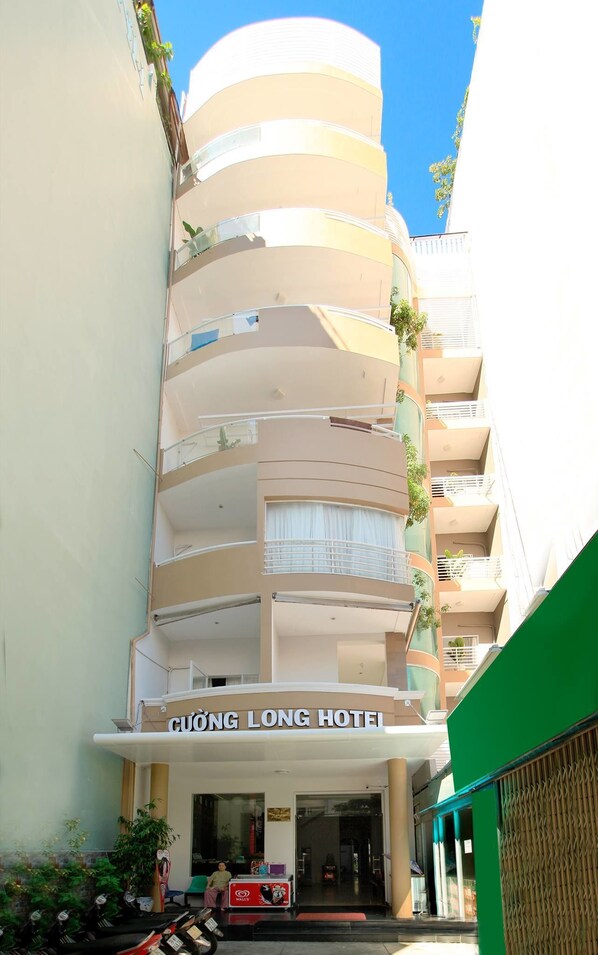 Front of property - Cuong Long Hotel (Nha Trang)