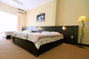 Habitación Deluxe, 2 camas dobles | Minibar, cortinas opacas, wifi gratis