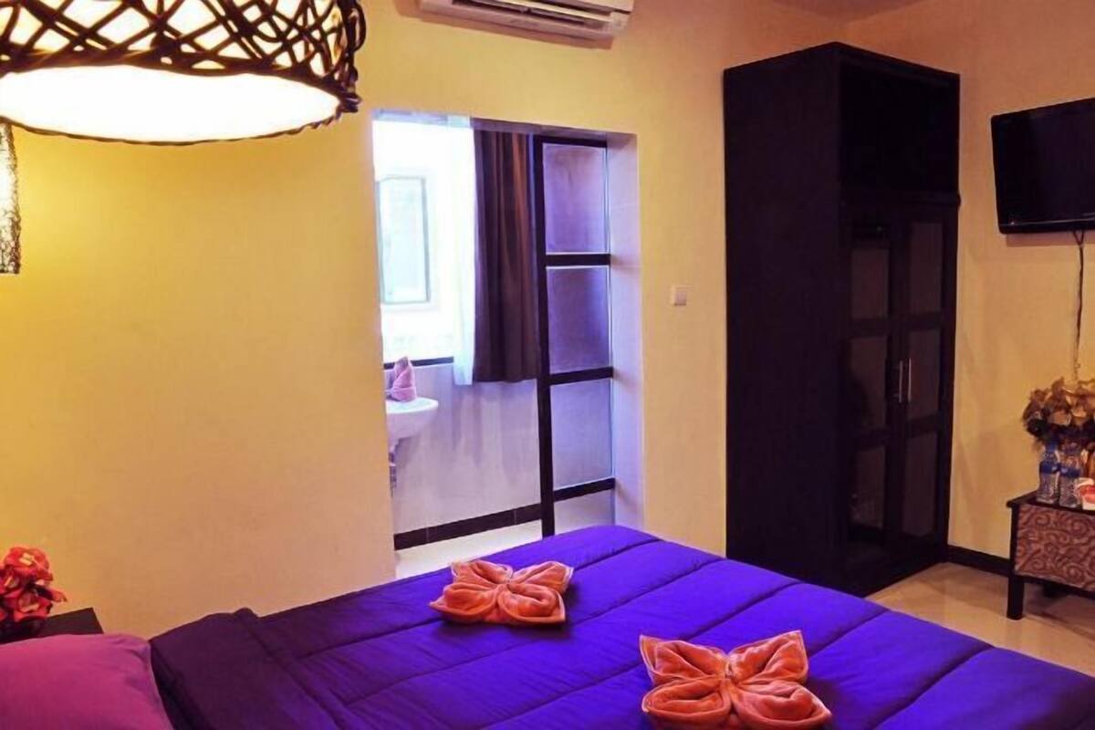 In-room safe, desk, soundproofing, free WiFi