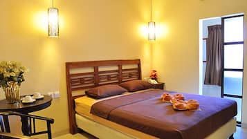 Standard Room | In-room safe, desk, soundproofing, free WiFi