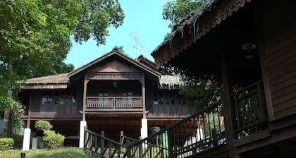 Kampung Tok Senik Resort
