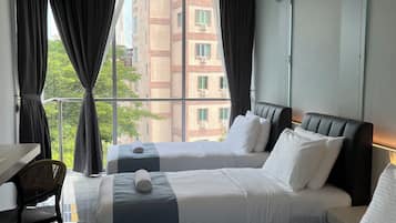 Grand Room | Minibar, blackout drapes, soundproofing, iron/ironing board