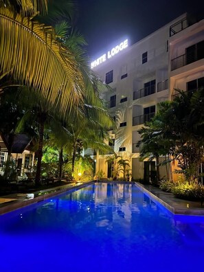 Alberca al aire libre