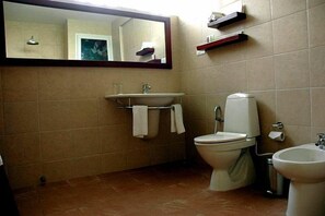 Free toiletries, bidet - The Killians Boutique Hotel (Kochi)