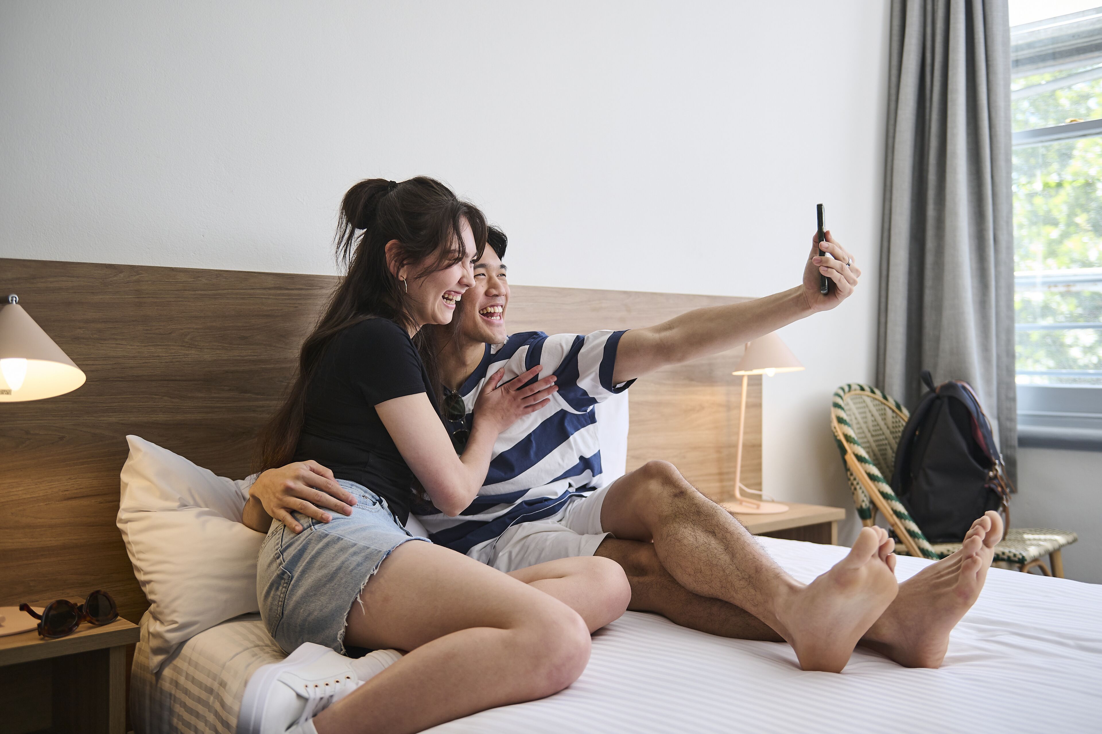 Cortinas blackout, wifi gratis y ropa de cama 