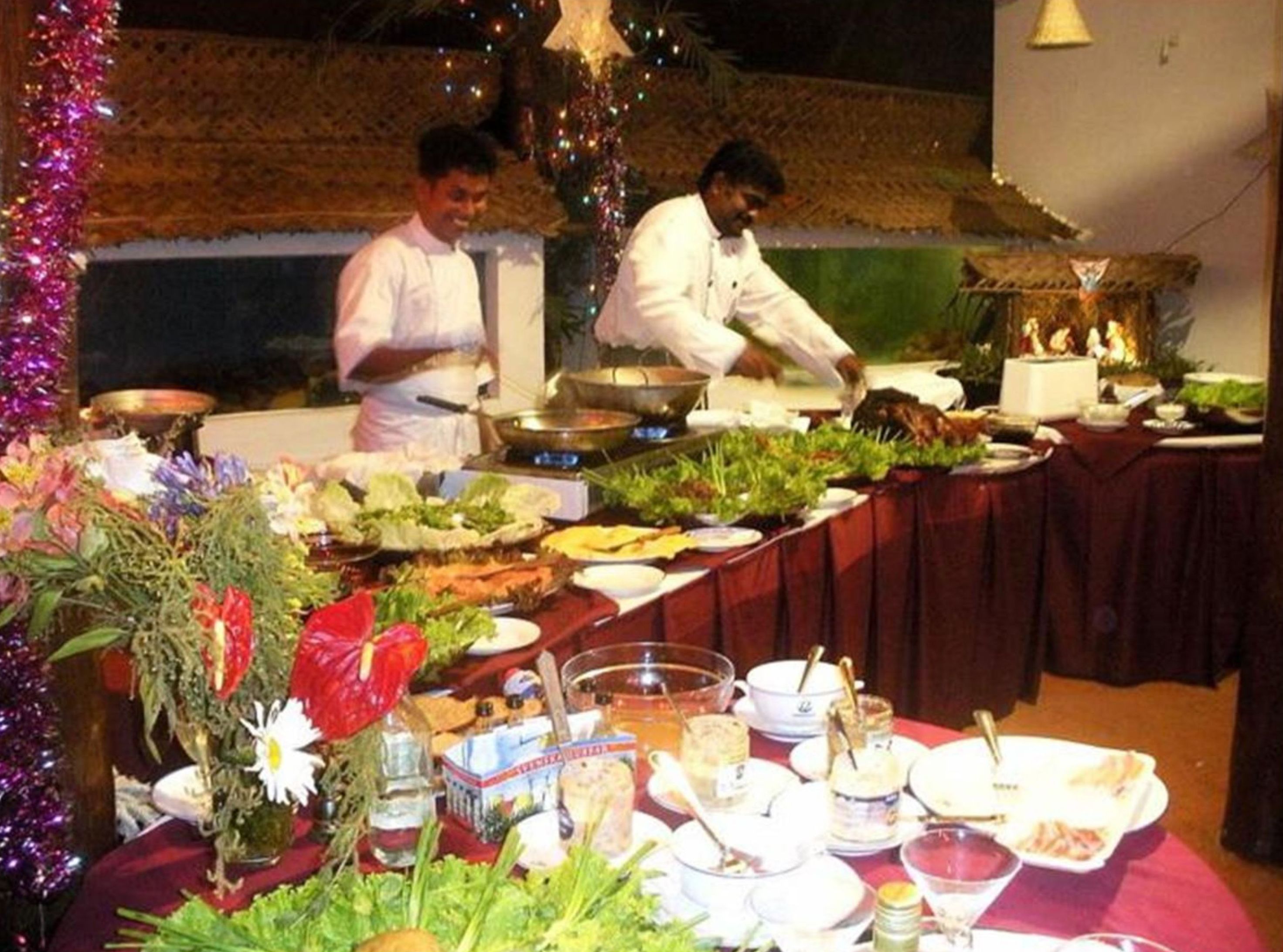 breakfast, lunch and dinner served