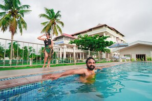 Outdoor pool - PJ Princess Regency (Kochi)