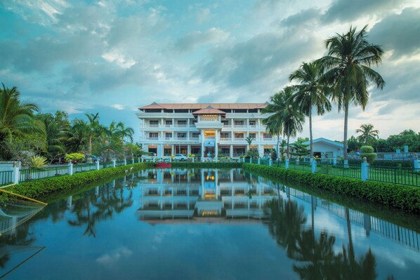 المنشأة من الخارج