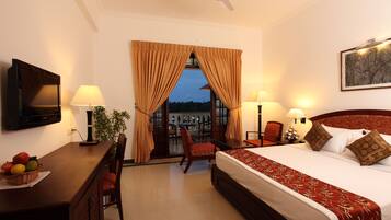 Deluxe Room, 1 King Bed | View from room