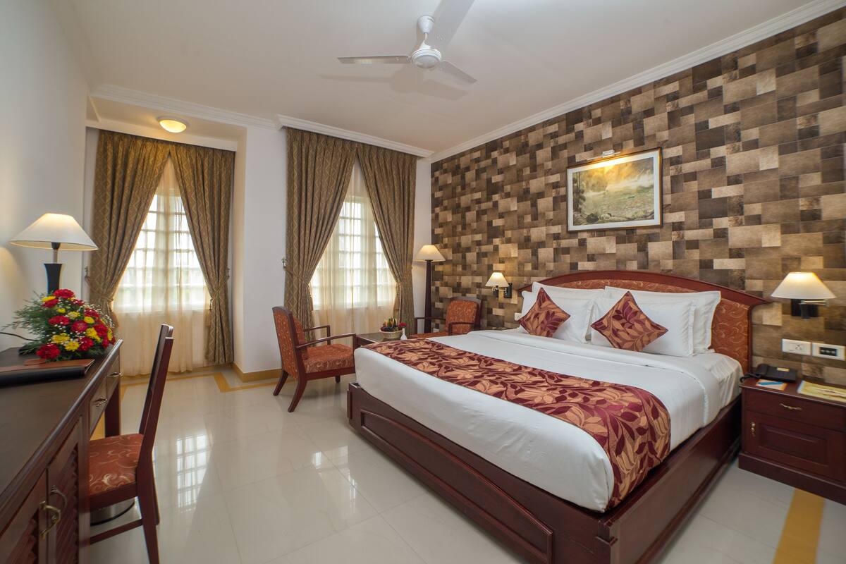 Deluxe Room, 1 King Bed