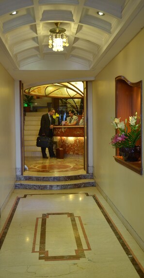 Hallway - Sea Palace Hotel (Mumbai)