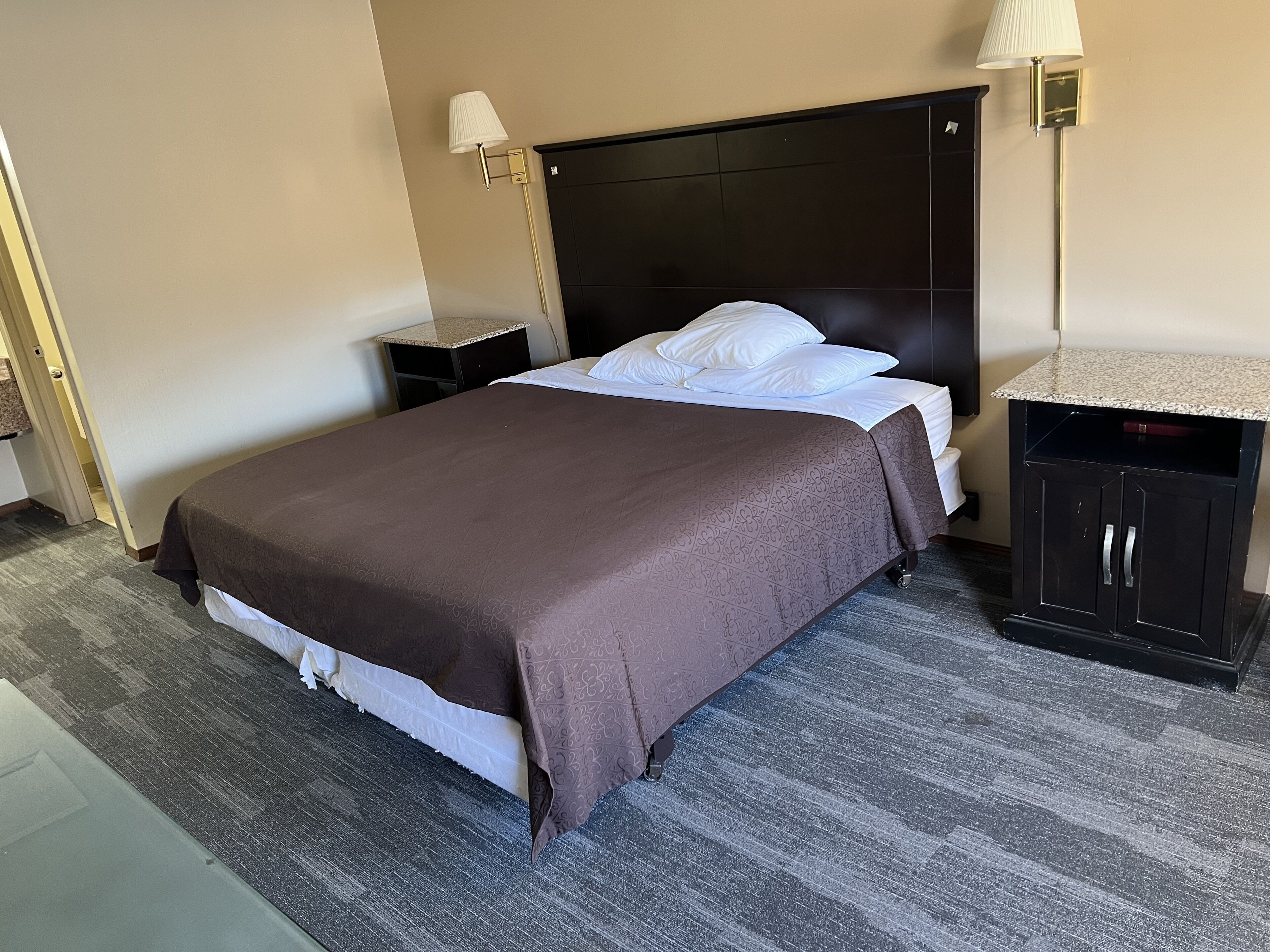 Habitación, 1 cama King size, para no fumadores, refrigerador y microondas | Wifi gratis 