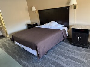 客房, 1 張特大雙人床, 非吸煙房, 雪櫃和微波爐 | 免費 Wi-Fi