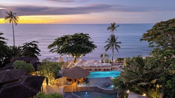 2 outdoor pools, pool umbrellas, sun loungers