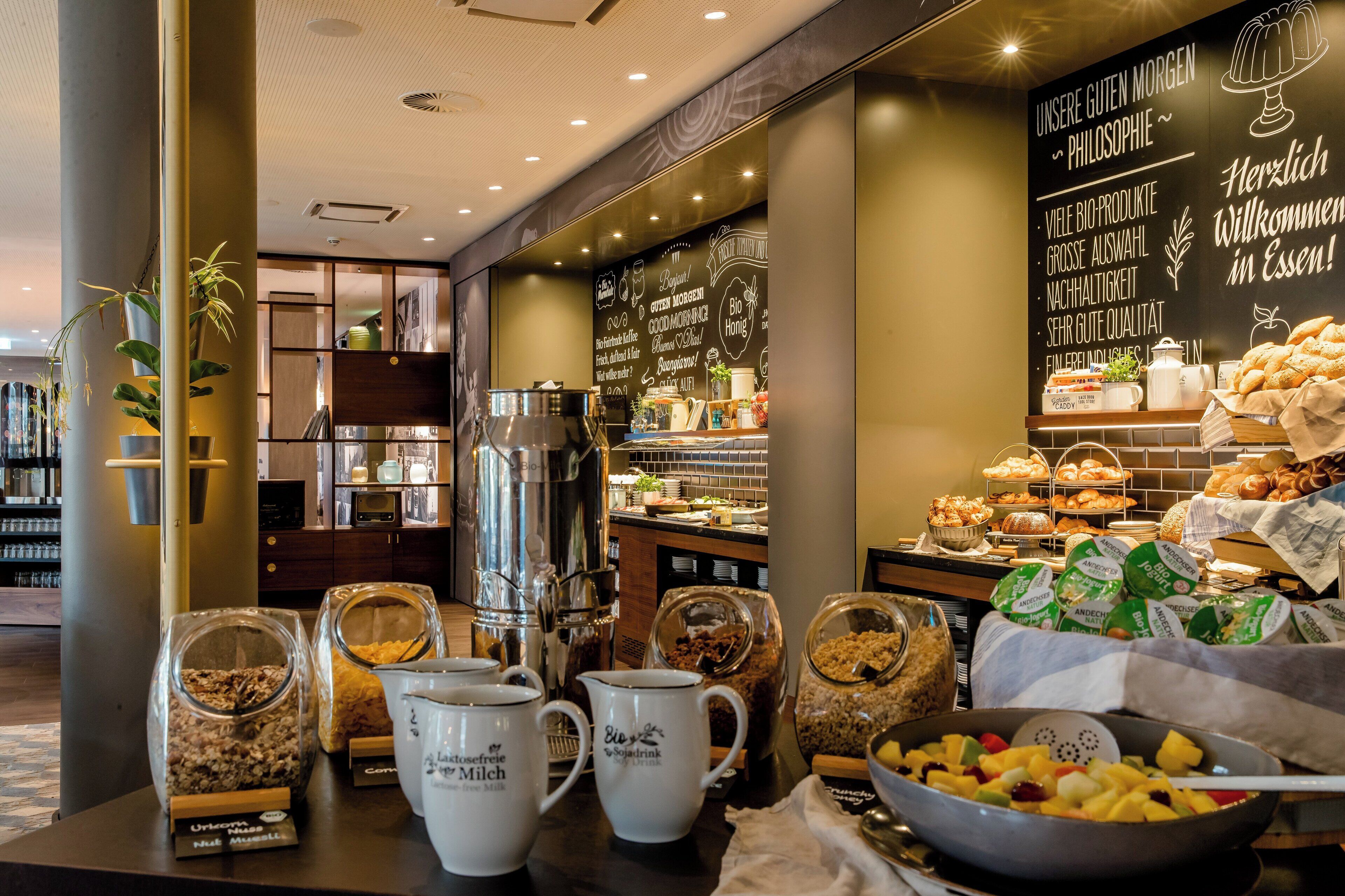 daily buffet breakfast for a fee