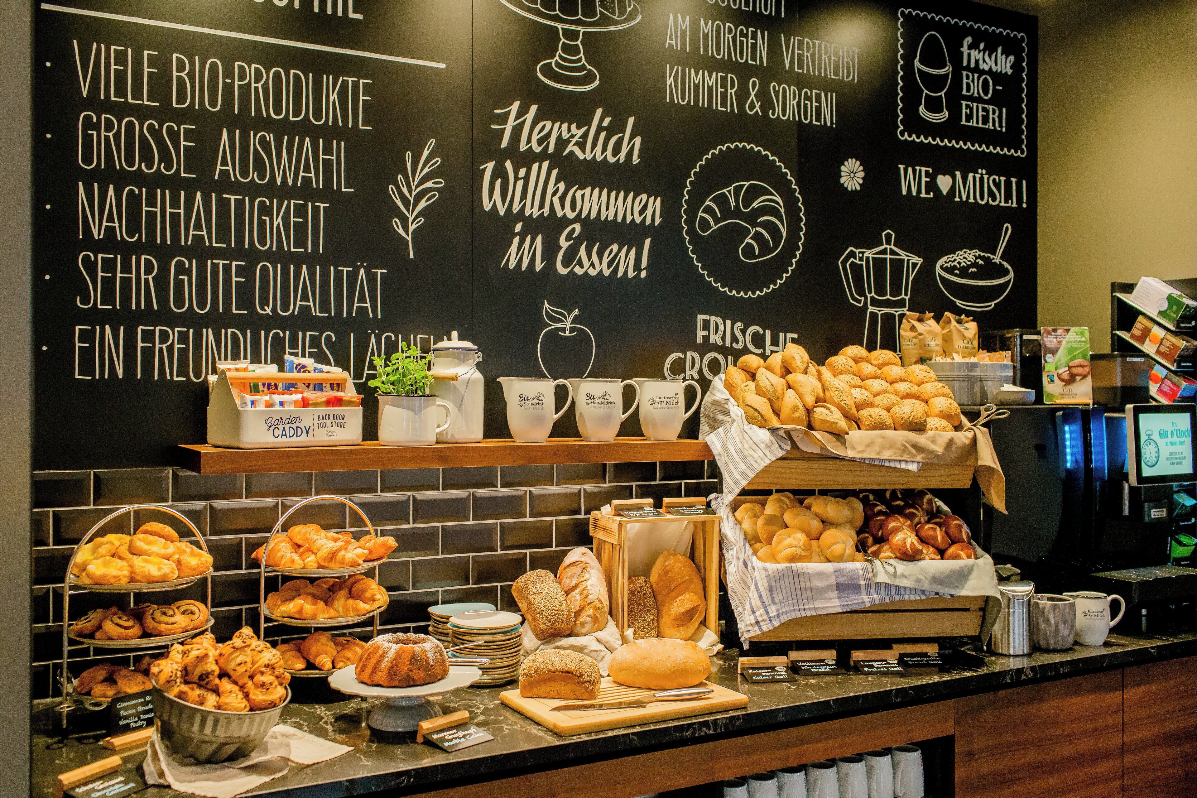 daily buffet breakfast for a fee