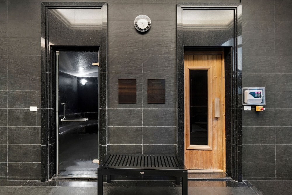 Grande Centre Point Terminal 21 by null