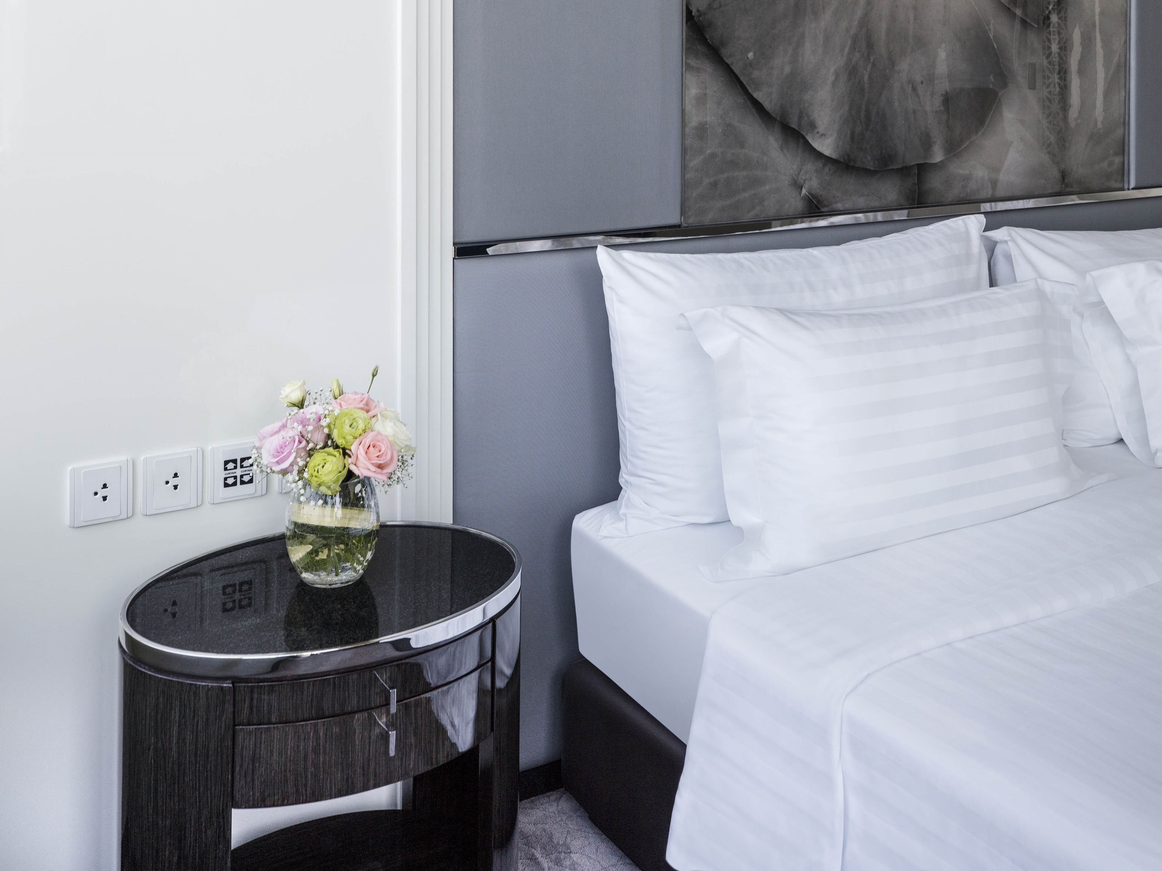 Κλινοσκεπάσματα υψηλής ποιότητας, πουπουλένια παπλώματα, μίνι μπαρ 