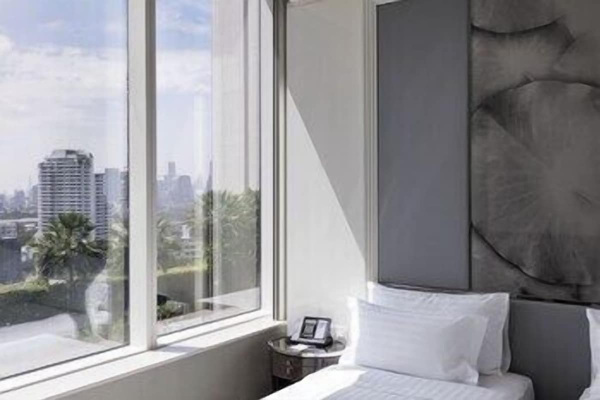 Roupas de cama premium, edredons de pluma, frigobar, cofres nos quartos