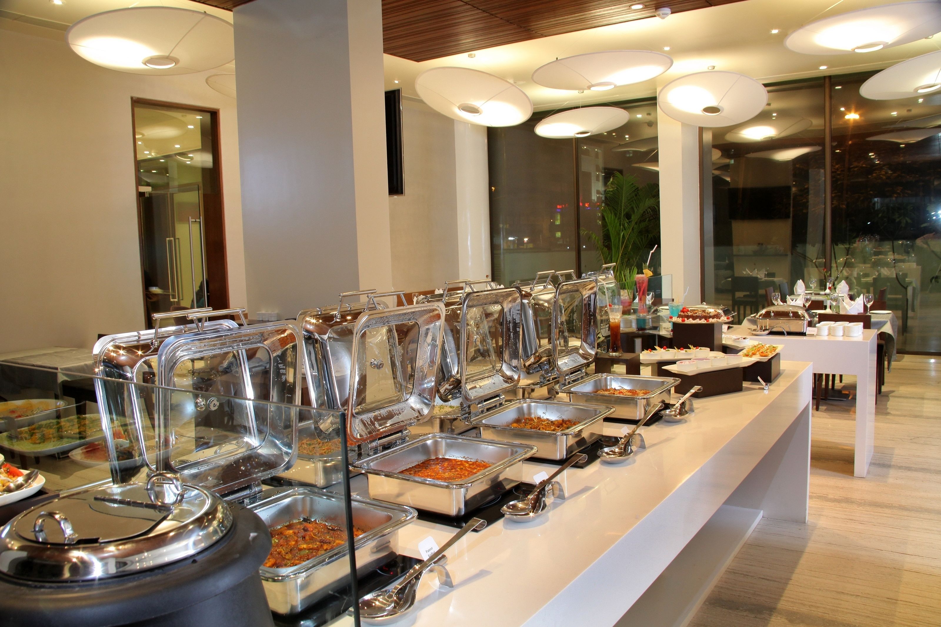 Se ofrece un desayuno bufé (419 INR por persona)