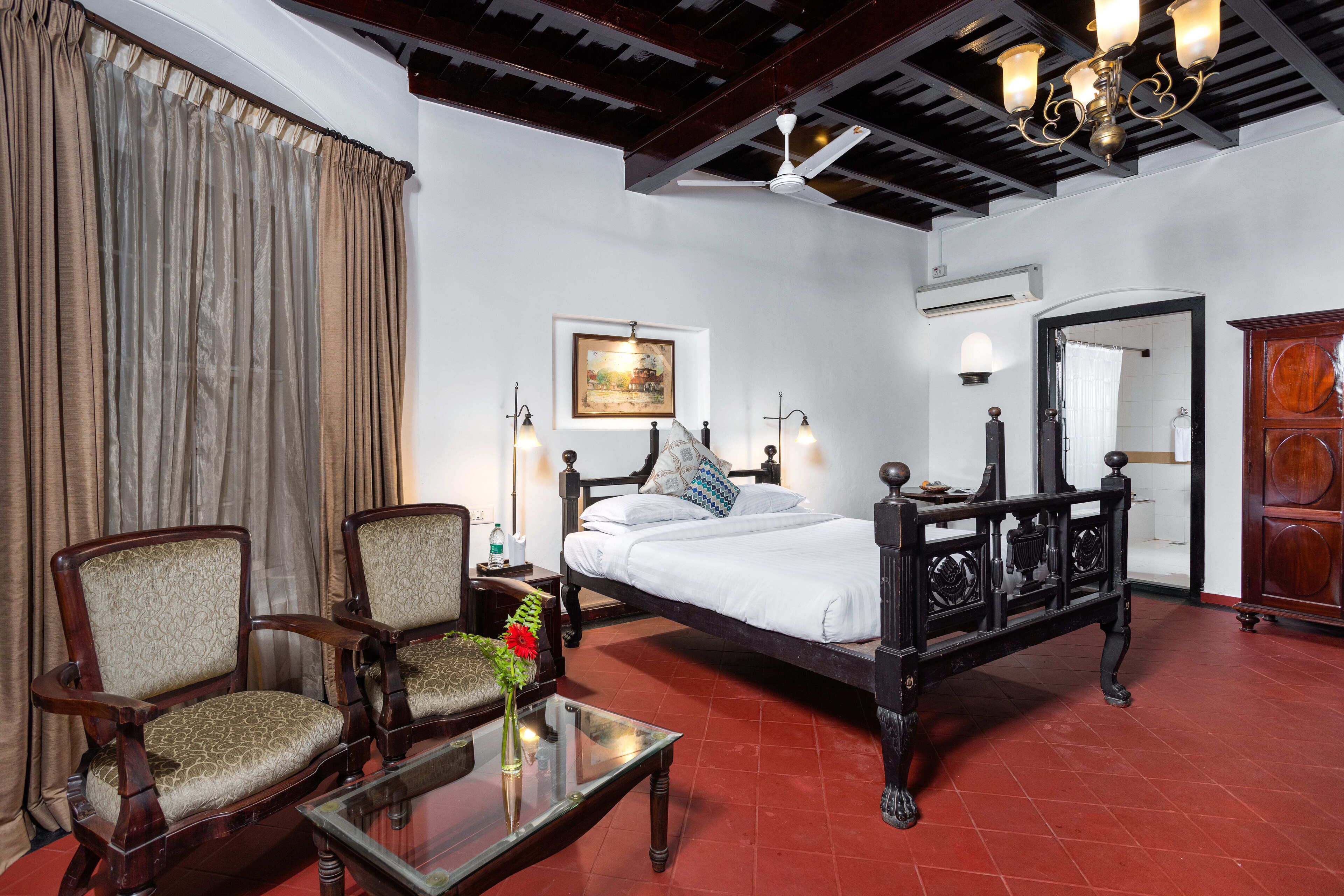 Ropa de cama de alta calidad y minibar 