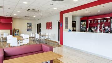 بار (في المنشاة)