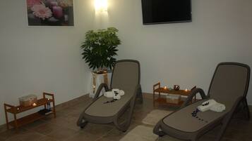 1 treatment room