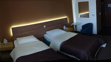 Double Room | Pillowtop beds, in-room safe, desk, blackout drapes