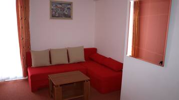 Junior Suite for 2 people | Oleskelualue | Televisio