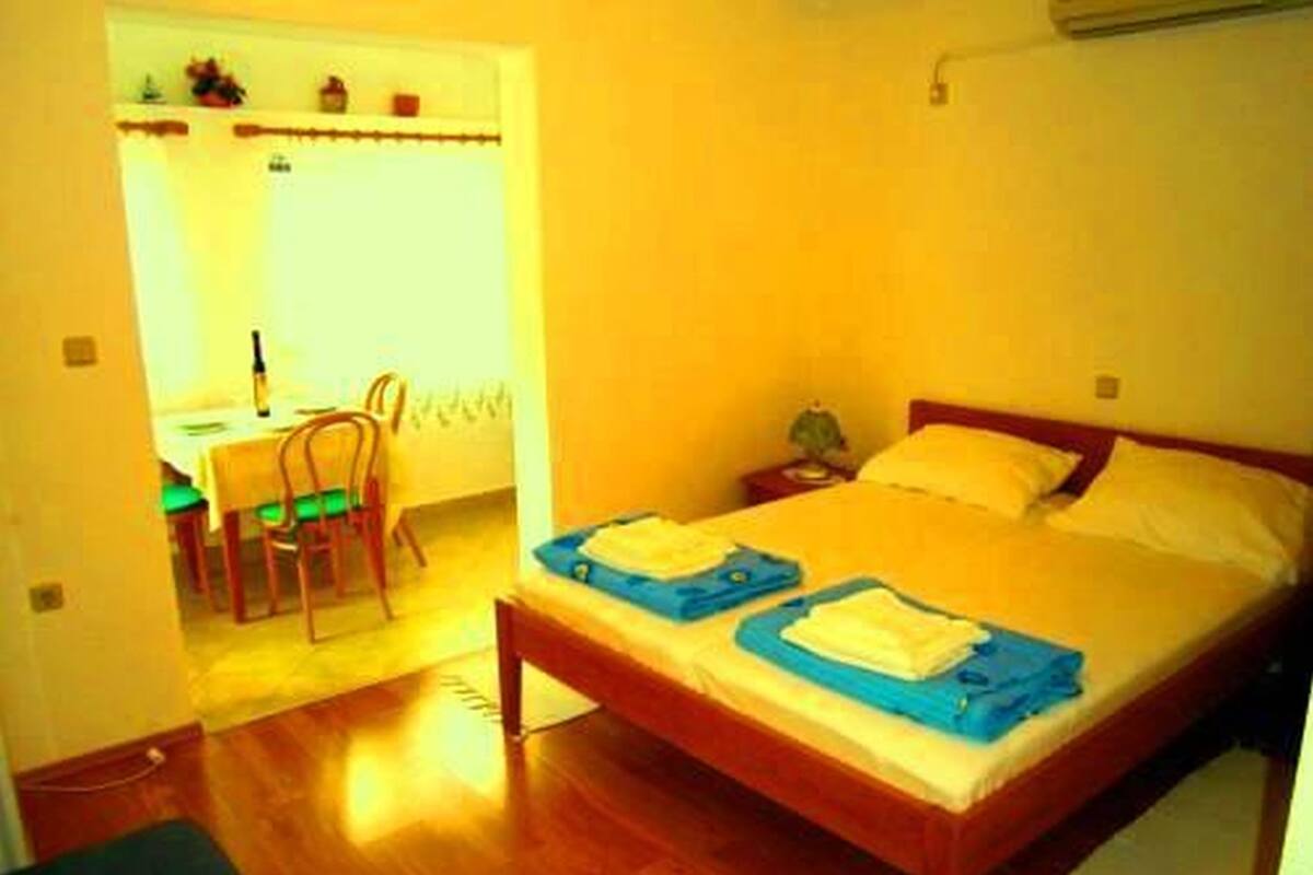 Studio Apartment Sea View 2 plus 1 | Desk, soundproofing, iron/ironing board