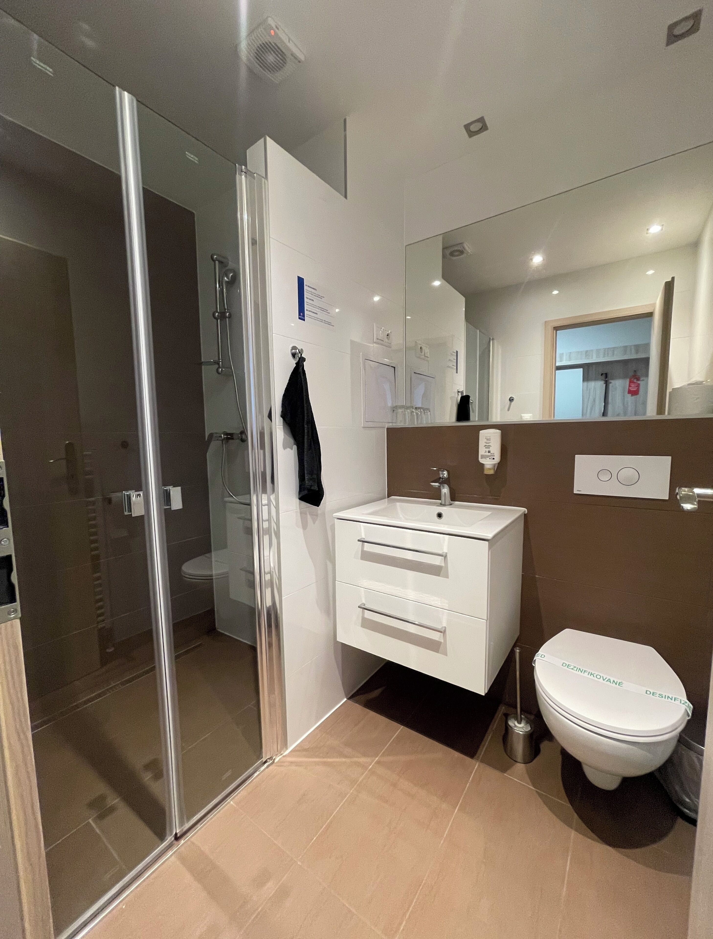 Premium Double or Twin Room, 1 Bedroom, Bathtub, City View | Bilik Mandi | Pancuran mandi, pengering rambut, tuala disediakan 