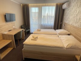 Ropa de cama de alta calidad y escritorio