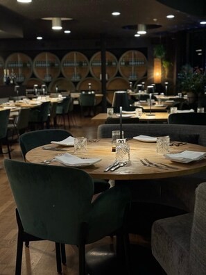 Breakfast, lunch, dinner served; Italian cuisine, garden views - Al Mulino (Maasmechelen)