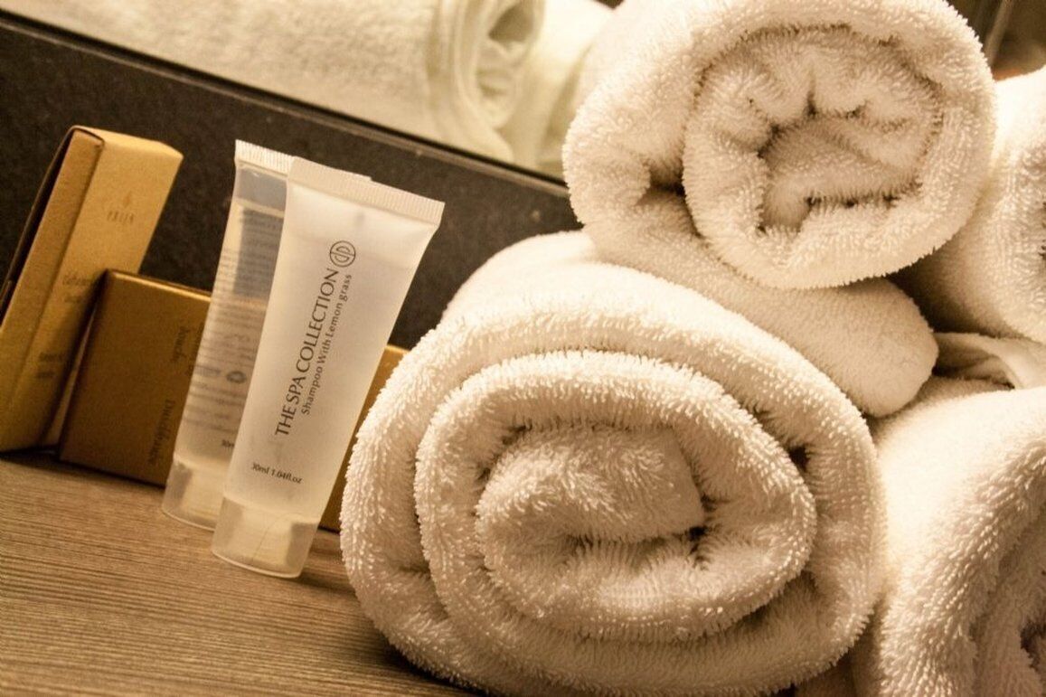 premium bedding, down duvets, in-room safe, desk