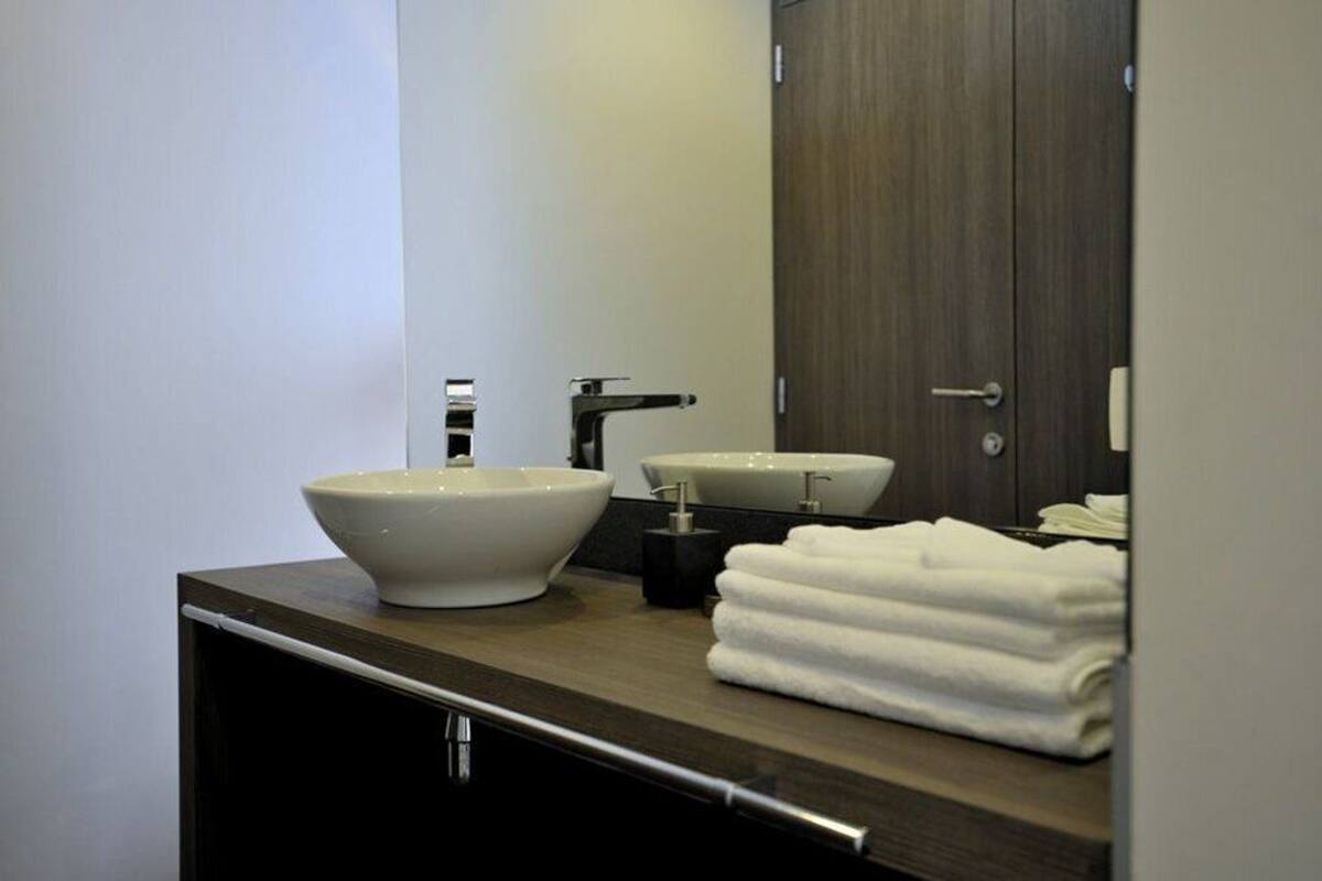 premium bedding, down duvets, in-room safe, desk