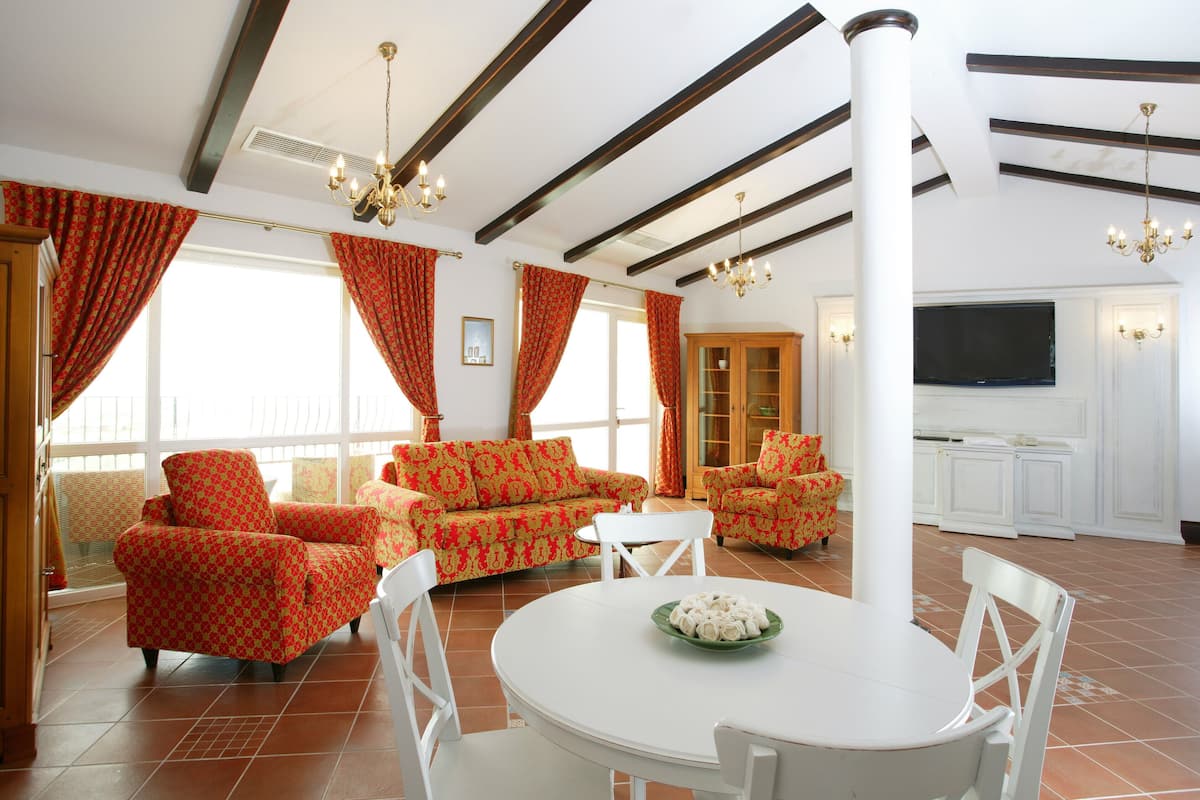 Suite (Limoges) with Aqua Area | Living area