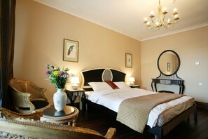 Minibar, in-room safe, desk, blackout curtains - Arena Regia Hotel & Spa (Navodari)