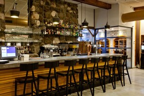 Bar (on property) - Vered Hagalil Holiday Village (HaGalil HaElyon)